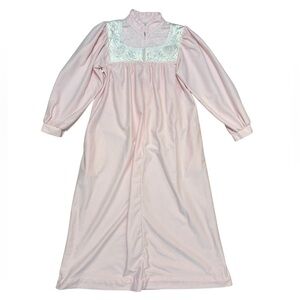 Vintage Women’s pink Gilligan O’Malley nightgown